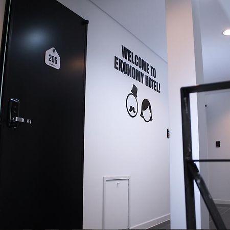 Ekonomy Hotel Dongdaemun Seul Esterno foto