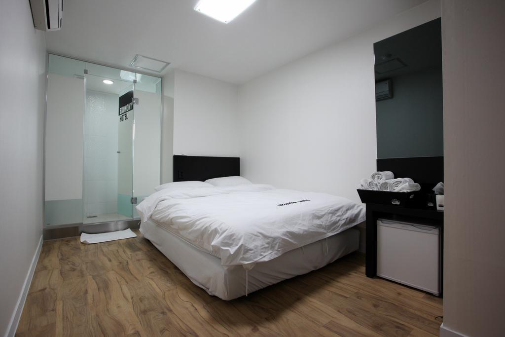 Ekonomy Hotel Dongdaemun Seul Esterno foto