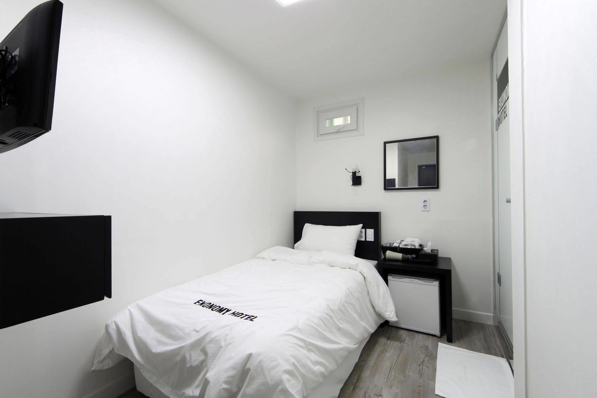 Ekonomy Hotel Dongdaemun Seul Esterno foto
