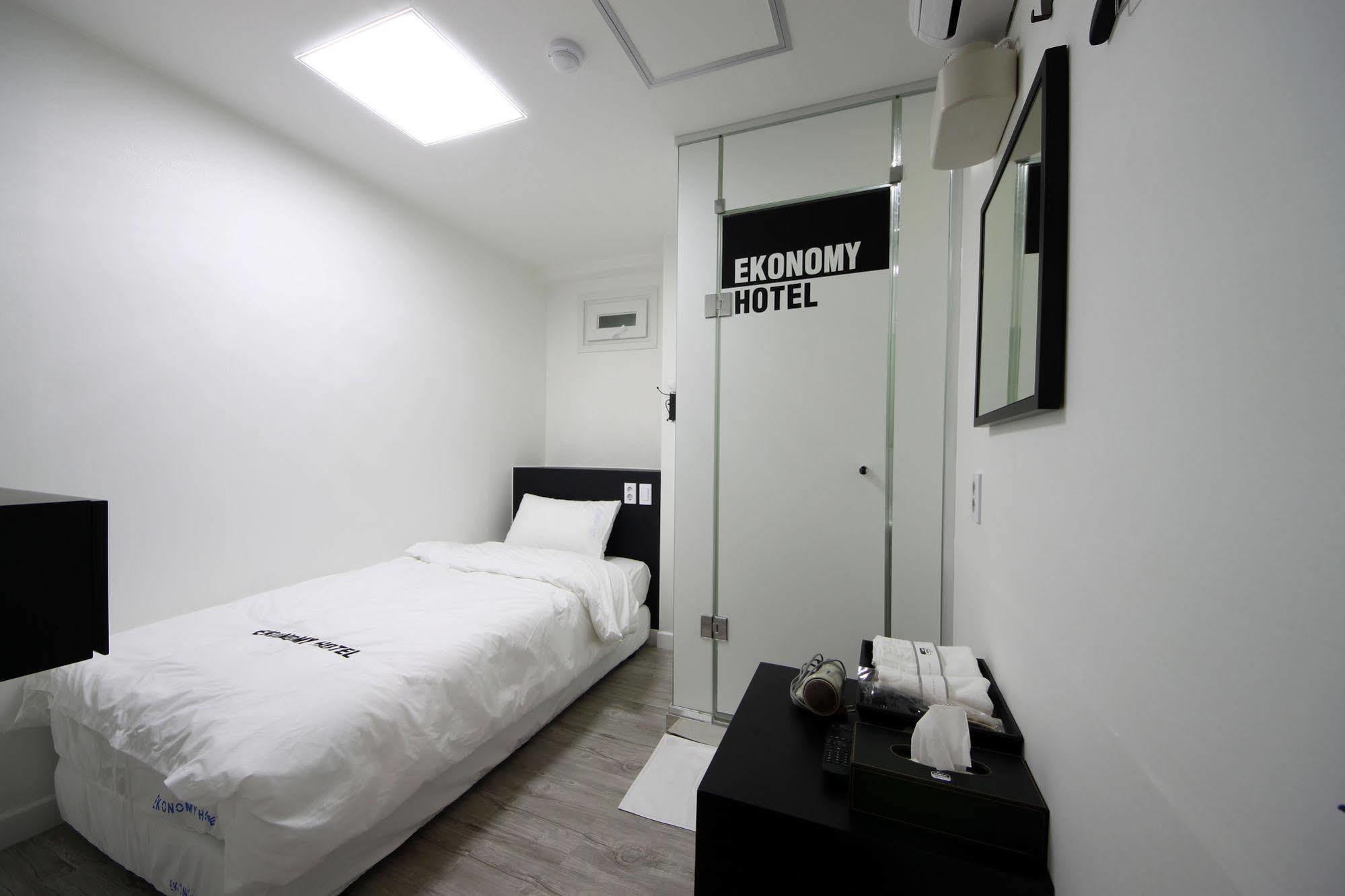 Ekonomy Hotel Dongdaemun Seul Esterno foto
