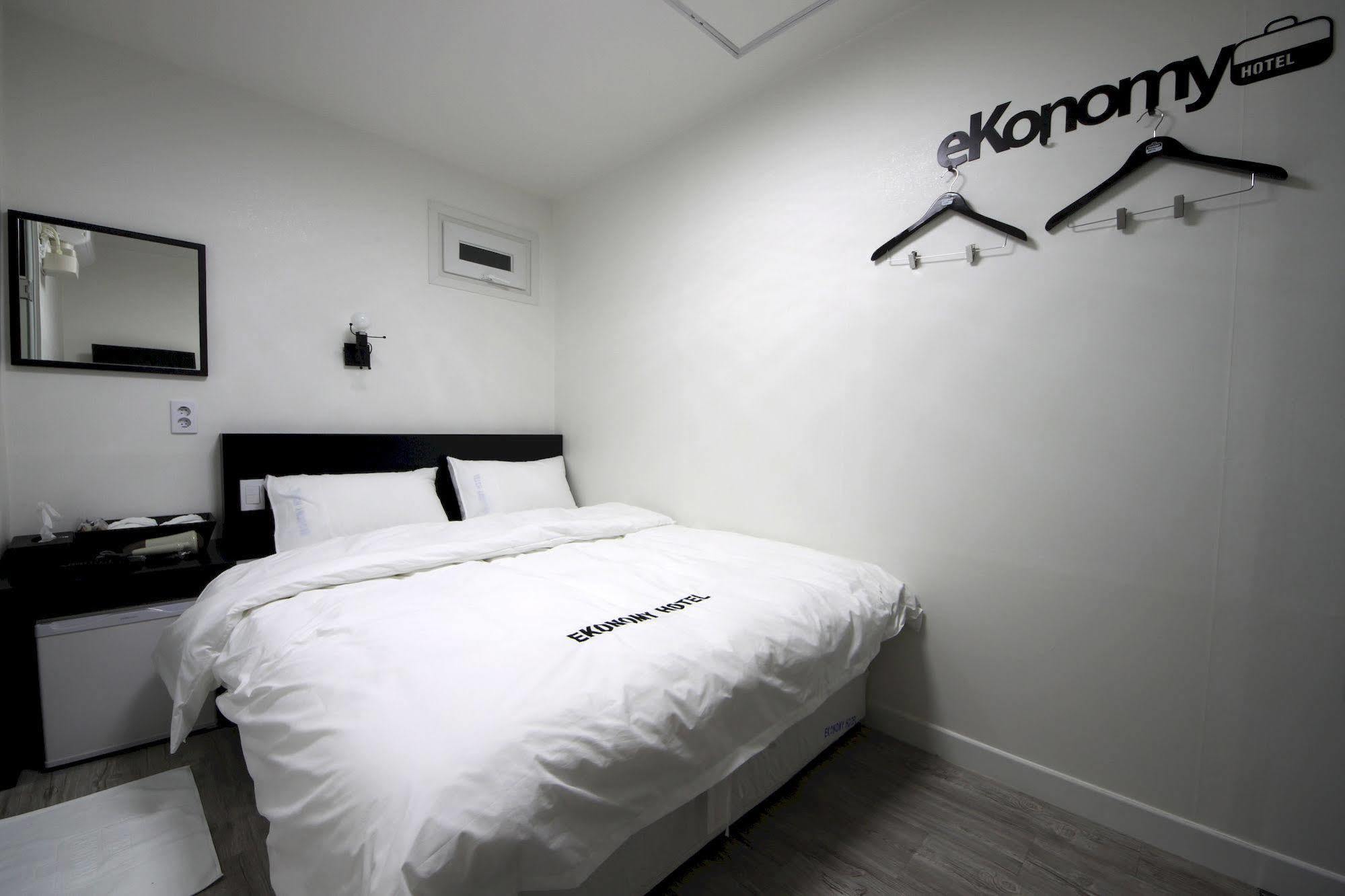 Ekonomy Hotel Dongdaemun Seul Esterno foto