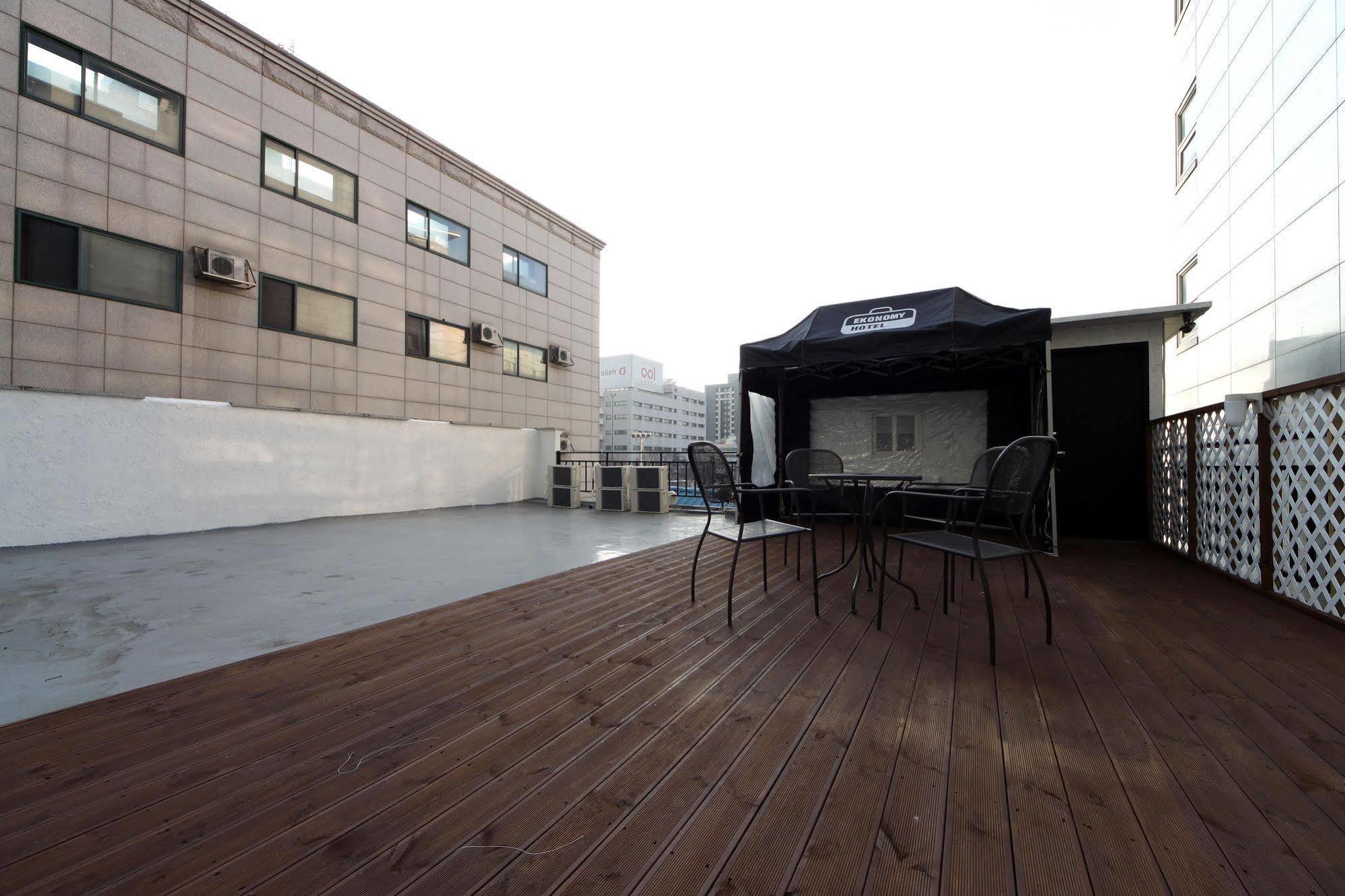 Ekonomy Hotel Dongdaemun Seul Esterno foto