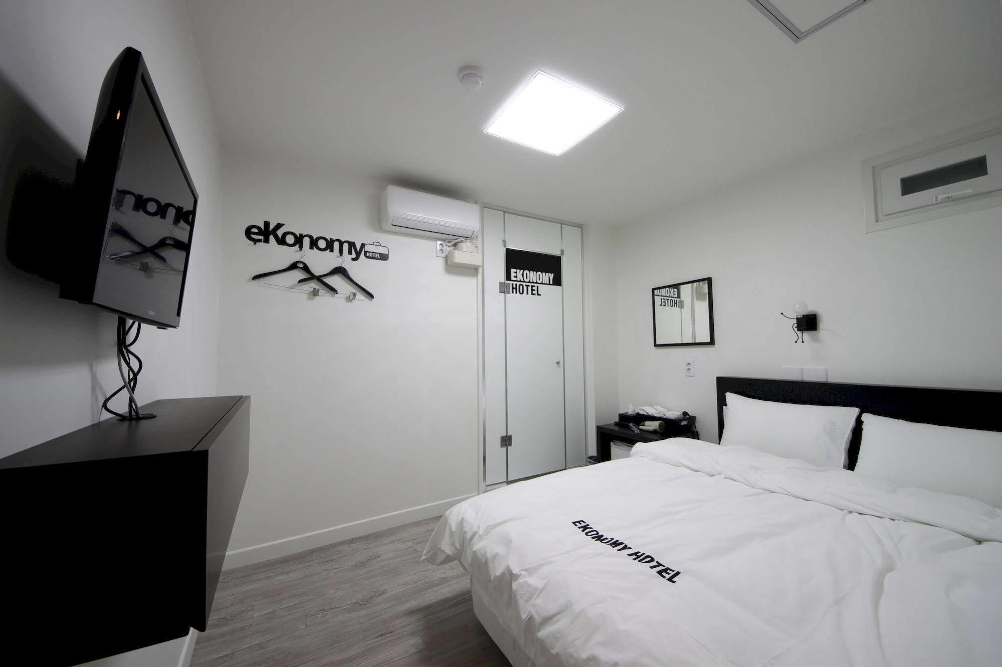 Ekonomy Hotel Dongdaemun Seul Esterno foto